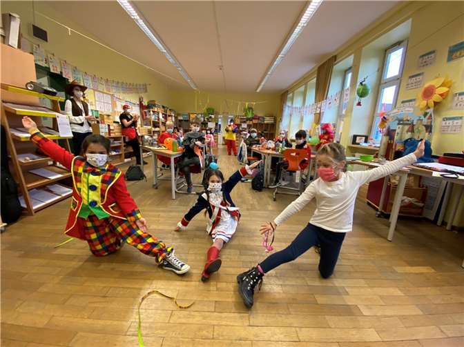 Die Tanzmariechen begeistern beim Tanz die Zuschauer. Foto: privat