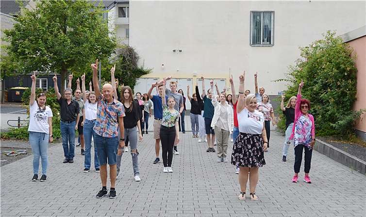 Die Tanzschule Marc Daumas war mit 36 Teilnehmern für Neuwied mit dabei. Foto: privat