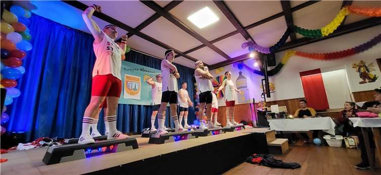 Die Tanzsportsoldaten sorgten mit ihrem „Fitness-Programm“ für Begeisterung.