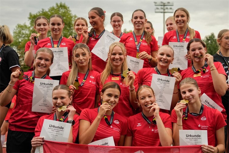 Die Team U20 Deutschen Meisterinnen der LG Rhein Wied