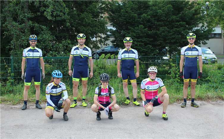 Die Teamfahrerinnen und Teamfahrer der SIG Koblenz Racing sind für die bevorstehende Saison gerüstet. Foto: privat