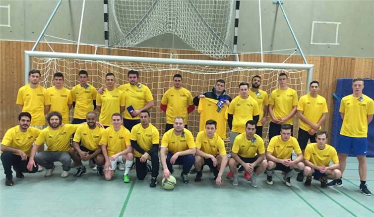 Die Teams aus Bewohnern der Asylbewerberheime Andernach/Neuwied und aus der offenen Sportgruppenarbeit „Jugend gegen Gewalt“ des CSV.privat