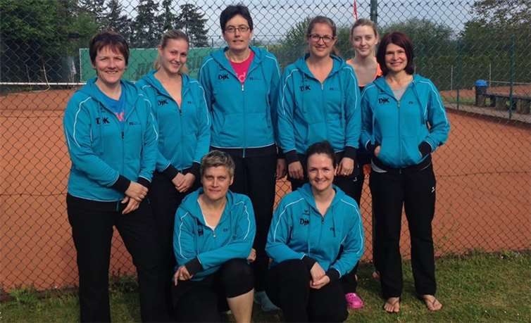 Die Teams der Damen I und Damen 30. Hinten v.l.n.r.: Claudia Neus, Lara Mülller, Susanne Mülhausen, Astrid Bohl, Dana Langers, Isolde Bernard; knieend v.l.n.r: Bärbel Hahn, Nadine Eschprivat
