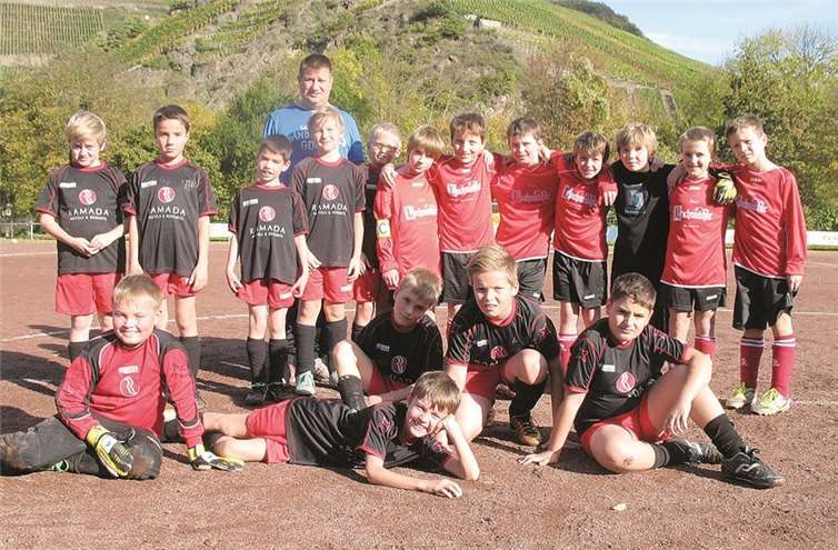 Die Teams der JSG Adenau und der Gastgeber. wite