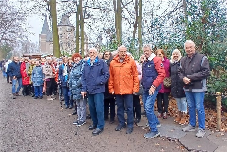 Die Teilnehmenden besuchten den stimmungsvollen Weihnachtsmarkt.  Foto: privat