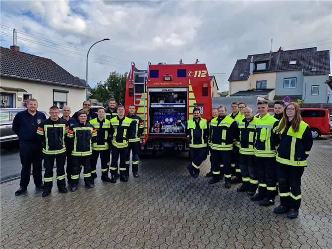 Die Teilnehmenden des Maschinisten-Lehrgangs im Kreis Ahrweiler 2024.  Foto: : Gerrit Mandt