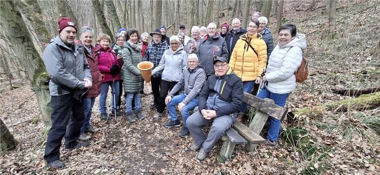 Die Teilnehmenden erlebten eine tolle Wanderung mit der musikalischen Überraschung ,,Alphornbläser im Westerwald".  Foto: Martin Sandmann