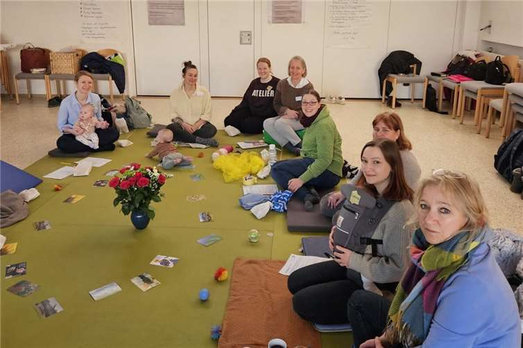 Die Teilnehmenden lernten, wie sie Signale ihres Babys verstehen können. Foto: Christa Fröhlich