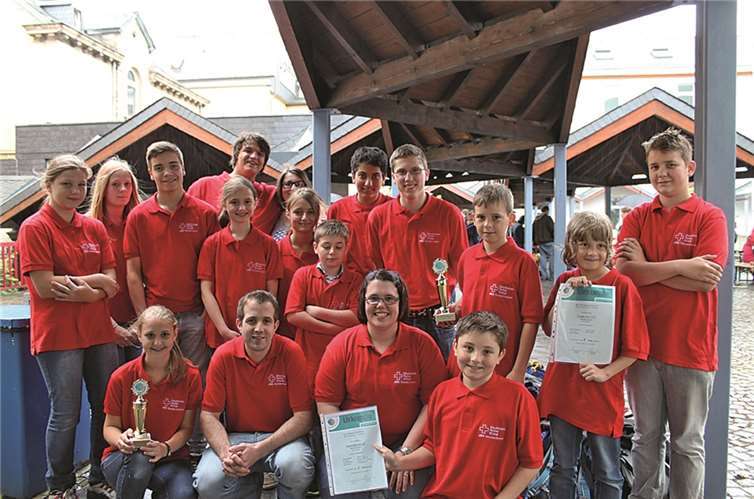 Die Teilnehmer am Bezirkswettbewerb mit ihren Betreuern Christiane Krupp und Thomas Görges. Benjamin Bauschke