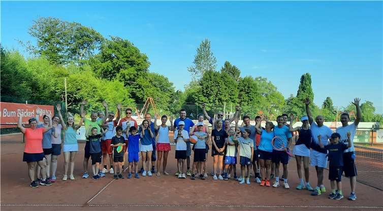 Die Teilnehmer am Family Cup des TC Rengsdorf.  Foto: privat