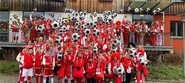 Die Teilnehmer am Karnevalszug von Rot-Weiss Erpel.Fotos: privat