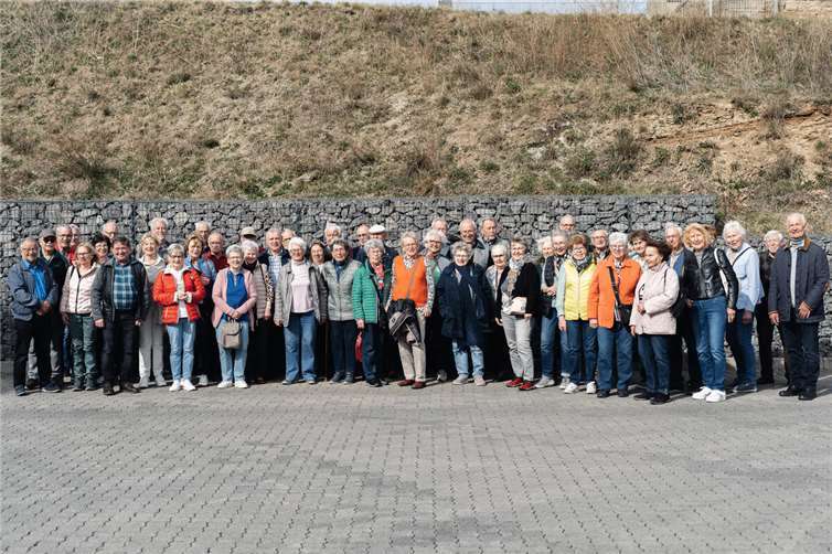Die Teilnehmer bei der Besichtigung der Firma Heuft Backofenbau in Bell.  Foto: privat