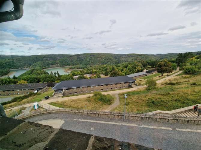 Von NS-Vergangenheit bis Rursee-Idylle Die Teilnehmer der Bürgergesellschaft Hemmessen beim Besuch von VOGELSANG IP im Nationalpark Eifel. Foto: privat