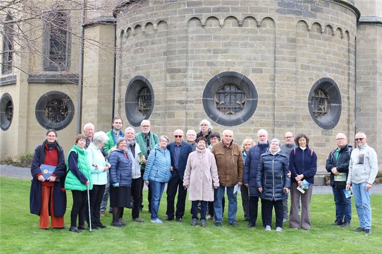 Die Teilnehmer der Exkursion zur Apollinariskirche