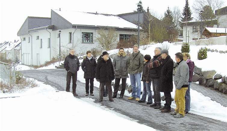 Die Teilnehmer der FWM-Gruppe wurden vom Leiter der Lebenshilfe, Herr Brodam mit den Mitarbeitern, Sonja Burghardt (Leiterin des Beratungs- und Betreuungszentrum für Erwachsene), Gabriele Schmid (Leiterin der KITA) und Dirk Schmitz (Leiter der Jungendhilfe) durch die Räumlichkeiten des Beratungs- und Betreuungszentrums geführt.  Privat
