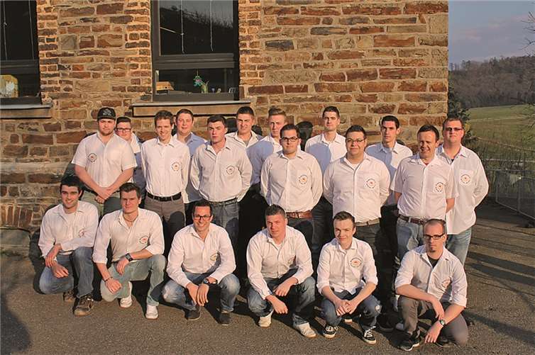 Die Teilnehmer der Jahreshauptversammlung bestätigten den 1. Vorsitzenden Pascal Bierz. privat