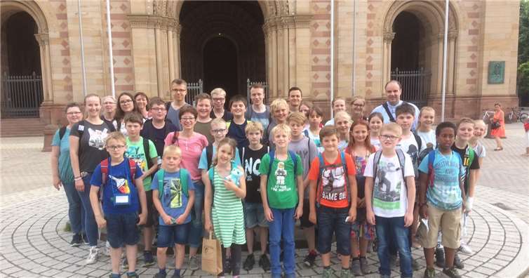 Die Teilnehmer der Messdienerfahrt nach Speyer. privat