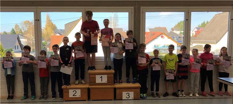 Die Teilnehmer der Mini-Meisterschaft bei der Siegerehrung.Privat