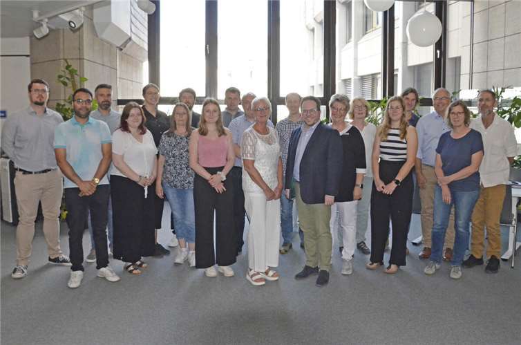 Die Teilnehmer der Projektgruppe haben gemeinsam den Startschuss zur Erstellung eines Hochwasser- und Starkregenvorsorgekonzeptes in MYK gegeben. Foto: Kreisverwaltung MYK/Damian Morcinek