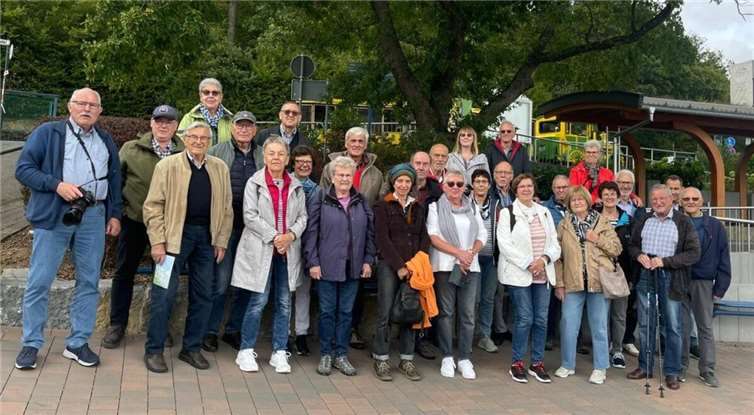 Die Teilnehmer der Reisegruppe an der Edertalsperre. Foto: privat