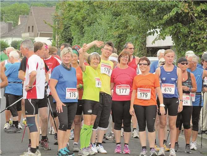 Die Teilnehmer der Sportfreunde 09 Puderbach vor dem Start (v.l.): Anna Kostin, Brigitta Biermanski, Konstantin Janzen, Natalie Janzen und Annette Born.  Privat