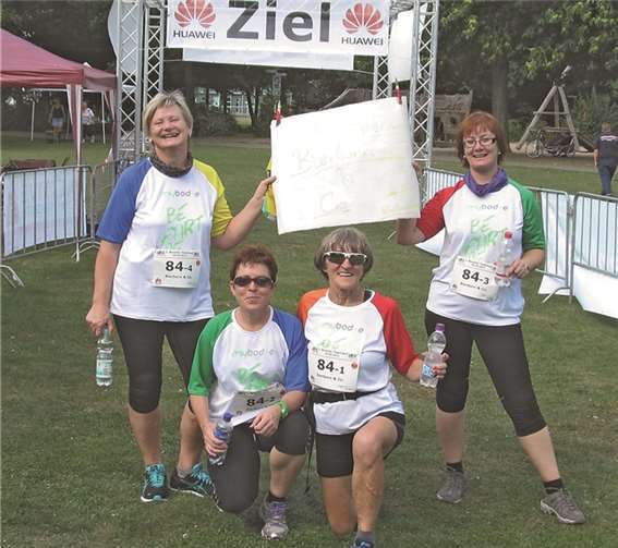 Die Teilnehmer der Sportfreunde 09 Puderbach vor dem Start (v.li.): Anna Kostin, Annette Born, Brigitta Biermanski und Natalie Janzen. privat