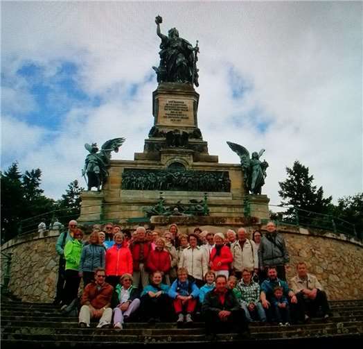 Die Teilnehmer der Vereinsfahrt vor dem Niederwalddenkmal.Foto: privat