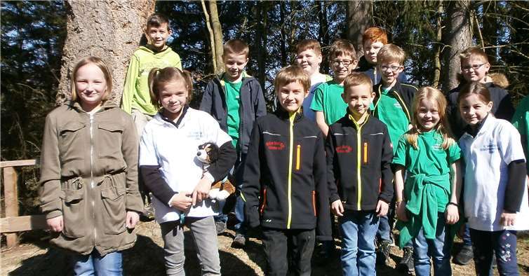 Die Teilnehmer der ersten Bezirksmeisterschaft im Lichtpunktschießen für Kinder.Foto: privat