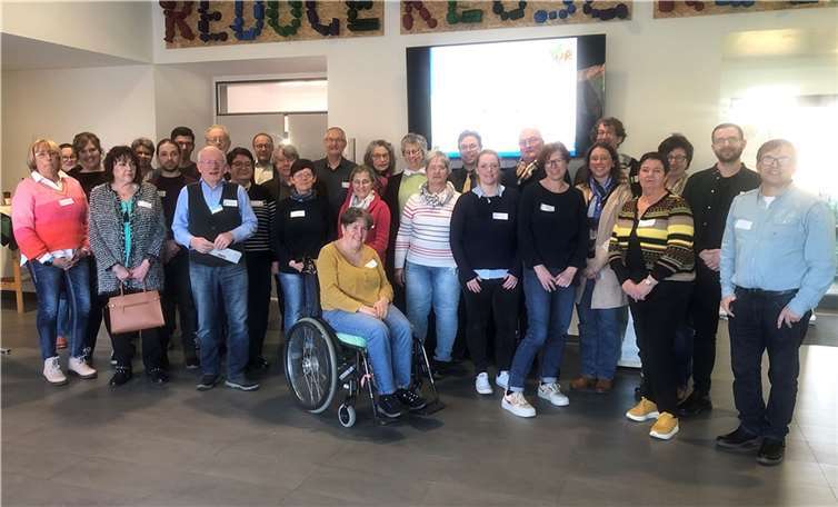 Die Teilnehmer der zweiten Netzwerkkonferenz zur Seniorenarbeit im Kreis Neuwied tauschten sich über Rezepte zum gesunden Älterwerden aus.  Foto: Kreisverwaltung Neuwied / Sabine Hennemann