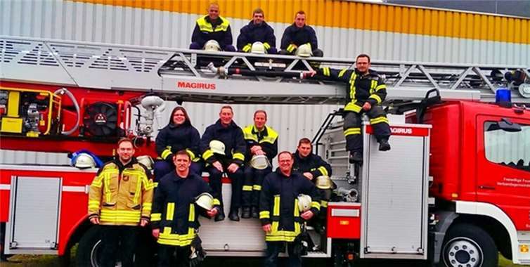 Die Teilnehmer des Drehleitermaschinisten-Lehrgangs. -WW-Willi Willig-