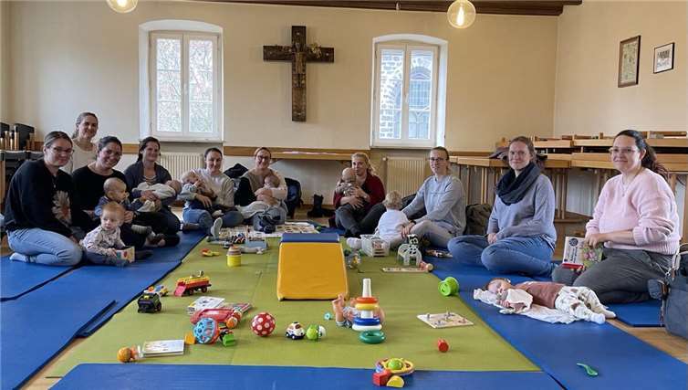 Die Teilnehmer des Elterntreffs in Thür.  Foto: Christa Fröhlich