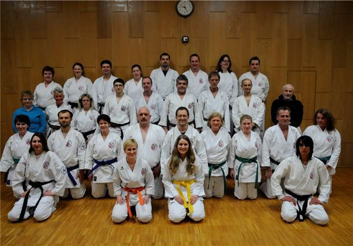 Die Teilnehmer des Karate-Club Puderbach am diesjährigen Ü-30 Trainingslager.privat