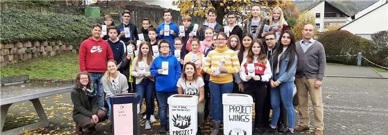 Die Teilnehmer des Projekttages mit den Sammelboxen.Foto: privat