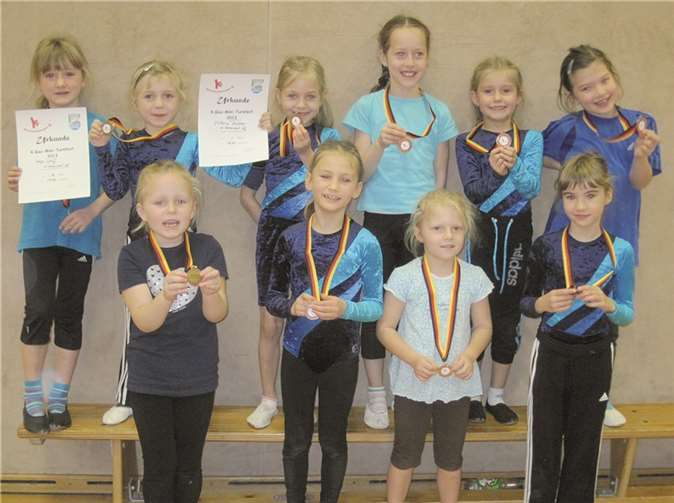 Die Teilnehmer des SV Hatzenport-Löf beim Turnfest in Rübennach. privat