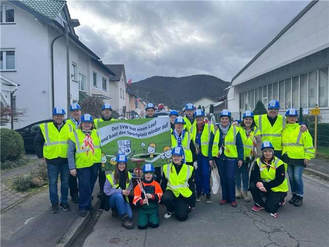 Die Teilnehmer des SV Walporzheim beim Karnevalsumzug in Walporzheim.  Foto: privat