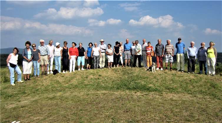 Die Teilnehmer des Sommerfestes genossen auch den Blick vom Oedinger Aussichtspunkt. Privat