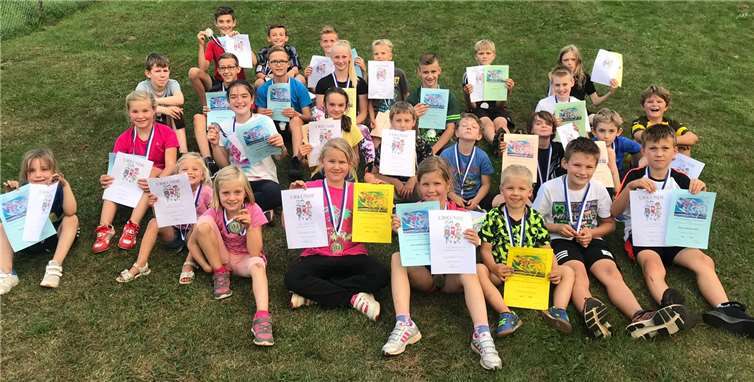 Die Teilnehmer des Sportfestes nach der Siegerehrung.Foto: privat