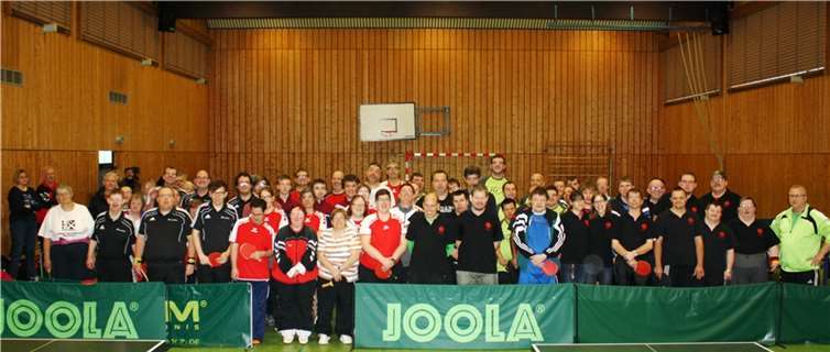 Die Teilnehmer des Tischtennisturniers der Caritas Werkstätten. Caritas Werkstätten