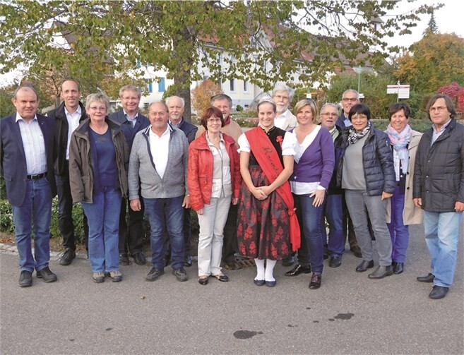 Die Teilnehmer des Treffens mit der Rosenkönigin aus Nöggenschwiel.  Privat
