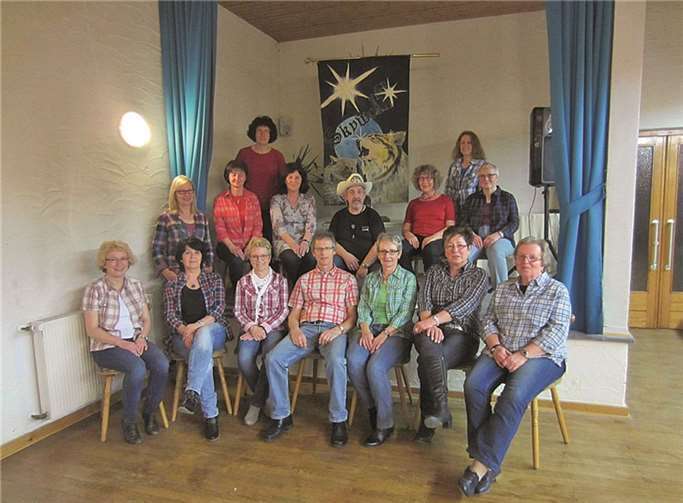 Die Teilnehmer des ersten Tanzkurses für Line Dance in Treis-Karden sind sich einig: Line Dance ist eine Tanzsportart, die entspannt und gleichzeitig das Gedächtnis trainiert - vor allem aber einen Riesenspaß macht.privat