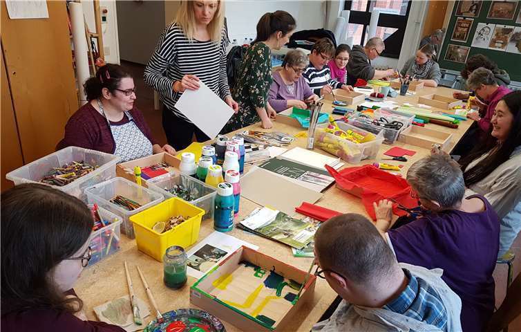 Die Teilnehmer des inklusiven Kunstworkshops.Foto: privat