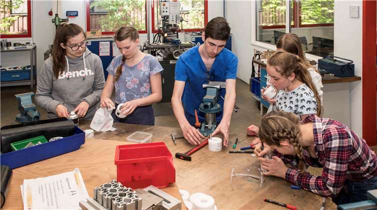 Die Teilnehmer erhielten spannende Einblicke in Berufsbilder und die Gebäckherstellung.Privat