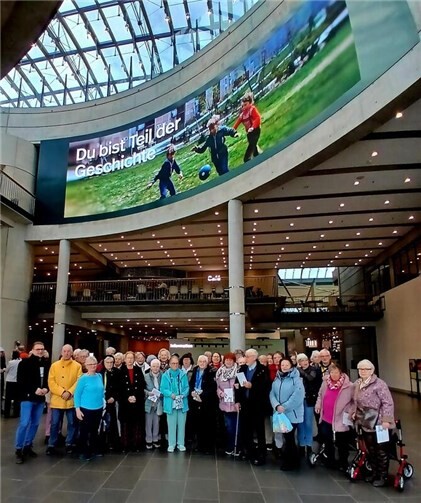 Die Teilnehmer erleben Zeitgeschichte hautnah.  Foto: privat