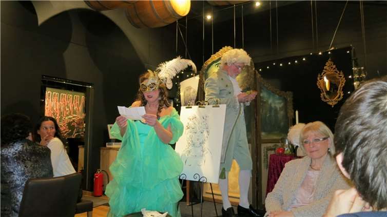 Die Teilnehmer erlebten eine kombinierte Weinprobe mit einem Vier-Gänge-Menü und Kleinkunsttheater des Miniaturtheaters „Muh“. privat