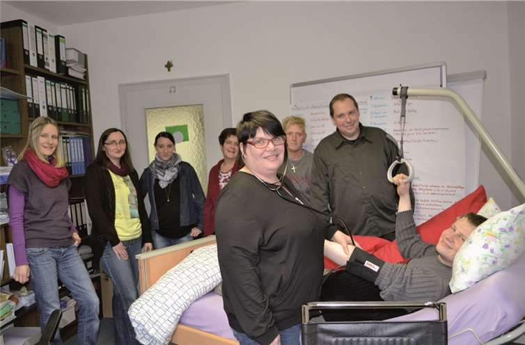 Die Teilnehmer freuen sich freuen sich auf die Arbeit in der Altenpflege.  privat