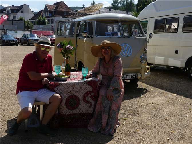 Die Teilnehmer genossen sichtlich das Picknick.  Foto:Fotograf Erwin Großgarten/AAC