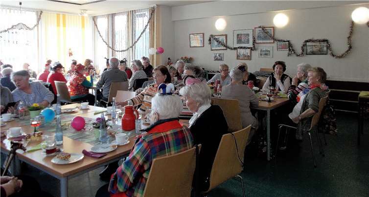 Die Teilnehmer hatten sich alle zur fünften Jahreszeit passend gekleidet.Foto: privat