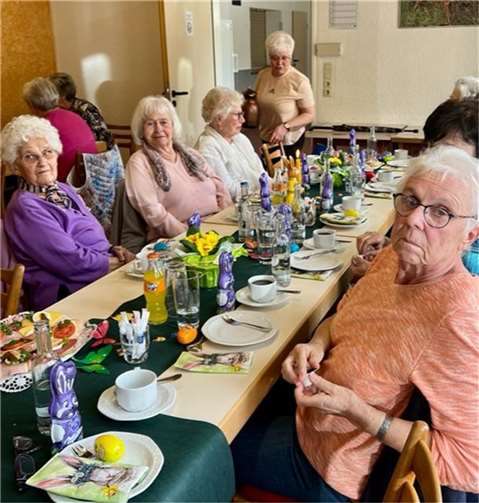 Die Teilnehmer hatten viel Freude beim Bingo spielen und dem gemeinsamen Singen.