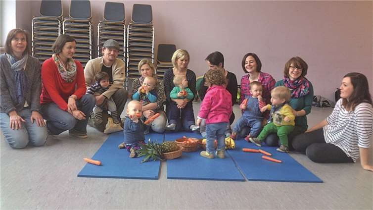 Die Teilnehmer lauschten gespannt den Ausführungen der Ernährungsberaterin Heike Mohr (links).privat