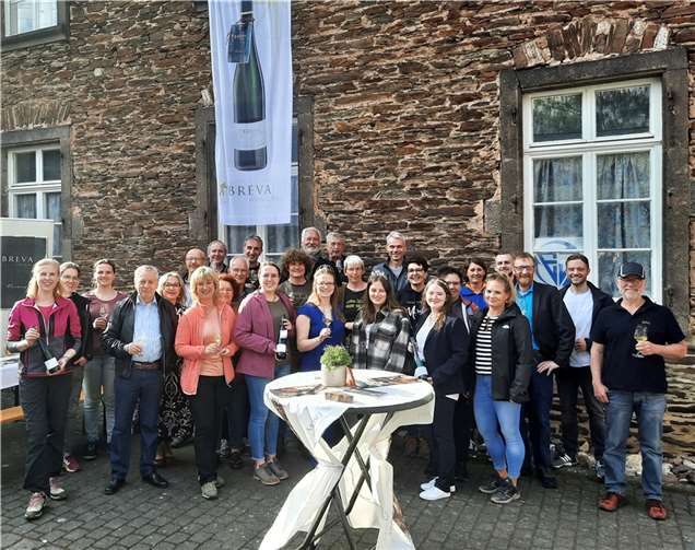 Die Teilnehmer ließen den Tag bei einem Glas Wein ausklingen. Foto: BREVA Wein & Weg eV